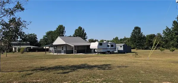 27307 SUNSET DR, Clinton, MO 64735