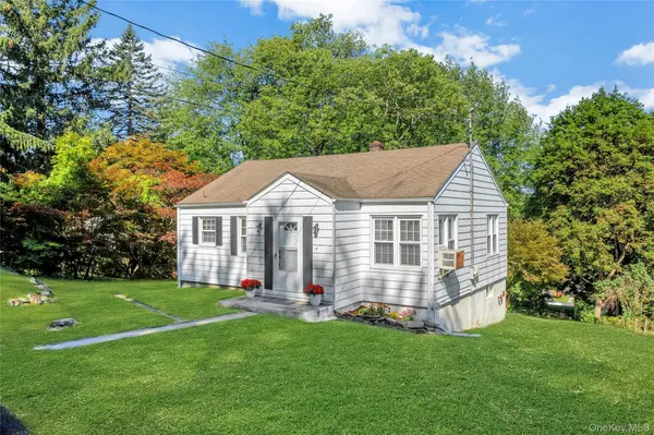 4 Crescent DR, Cortlandt Manor, NY 10567