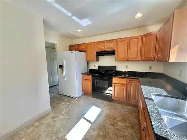 2 Bel Air DR #1, Wallkill, NY 12589