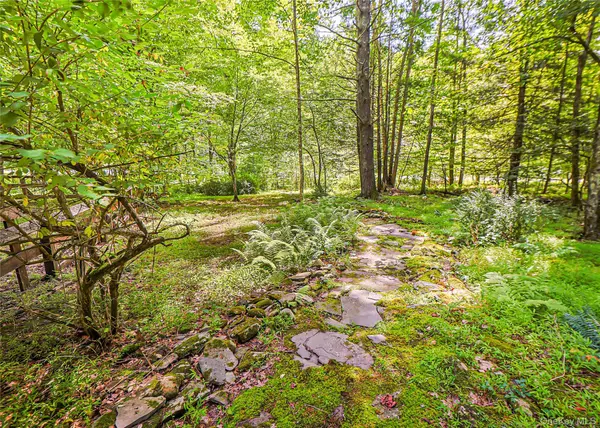 345 Dug RD, Accord, NY 12404