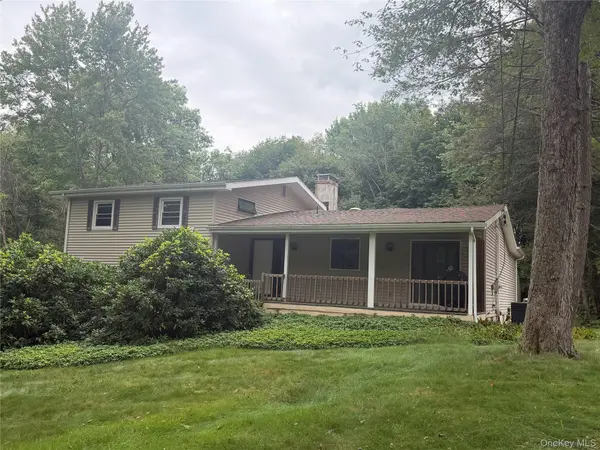 24 Fox Hill RD, Wappingers Falls, NY 12590