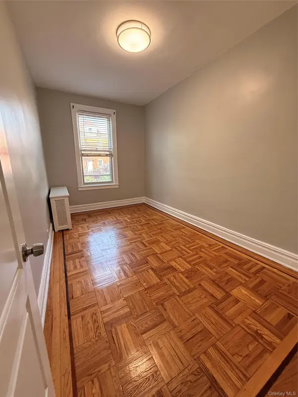 1958 Lurting AVE, Bronx, NY 10461