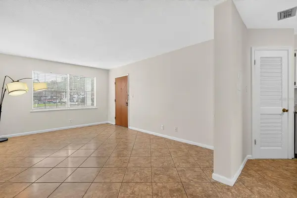 4507 9TH ST W #E3, Bradenton, FL 34207
