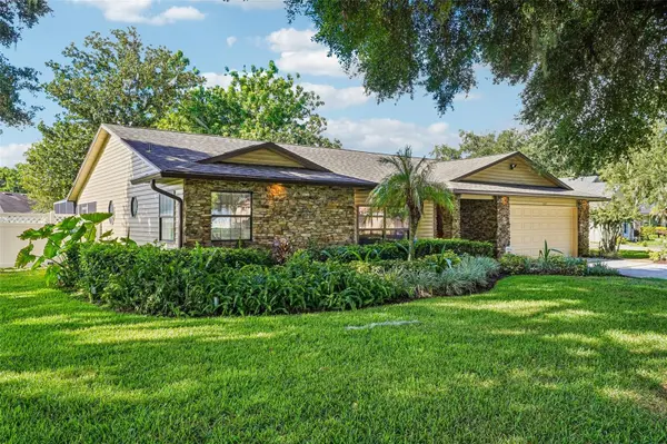 107 SHOREWOOD CT, Tavares, FL 32778