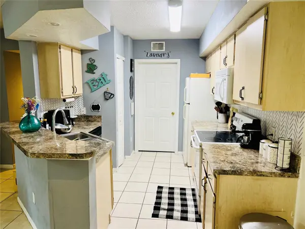 737 CREST PINES DR #612, Orlando, FL 32828