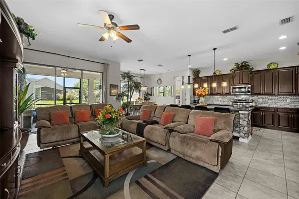 4501 ROLLING GREEN DR, Wesley Chapel, FL 33543