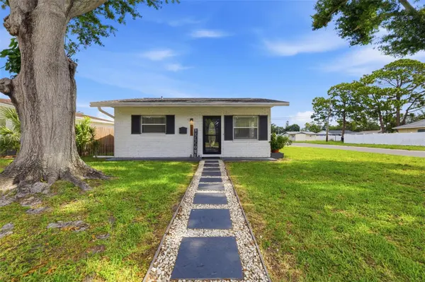 801 89TH AVE N, St Petersburg, FL 33702