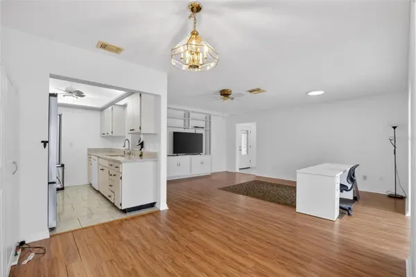 213 GLENELLEN PL, Sun City Center, FL 33573
