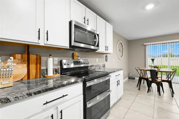 5480 FLINT HILLS DR, Wimauma, FL 33598