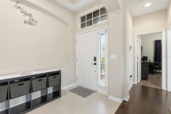 11105 WEMBLEY LANDING DR, Lithia, FL 33547