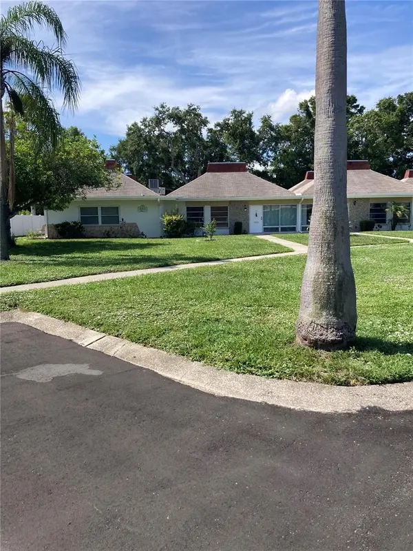 4313 TAHITIAN GARDENS CIRCLE CIR #B, Holiday, FL 34691