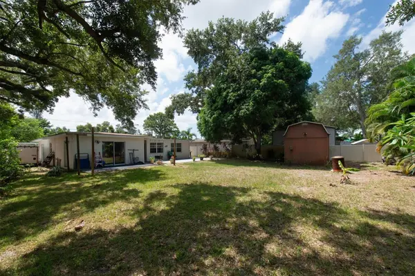 12812 LAKE DR, Largo, FL 33774
