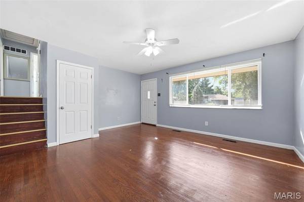 1925 Apple Blossom CT, Florissant, MO 63031