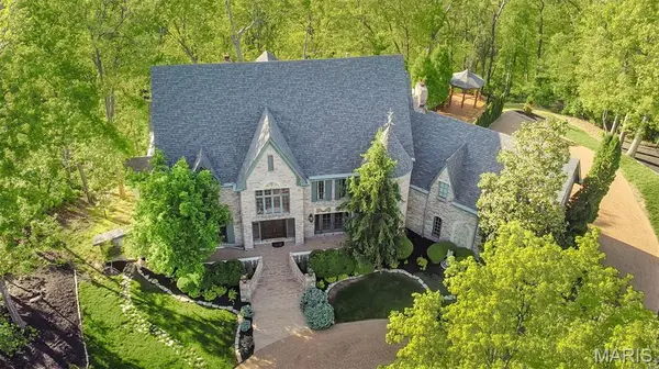 16925 Lewis Spring Farms RD, St Louis, MO 63005
