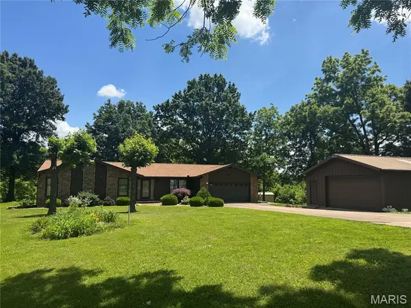 2540 S Highway 94,  Defiance,  MO 63341