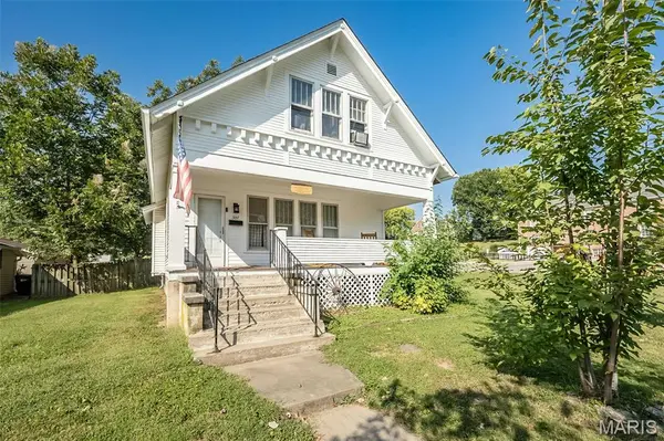 307 5th N, Elsberry, MO 63343