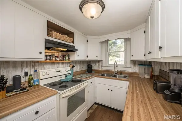 307 5th N, Elsberry, MO 63343