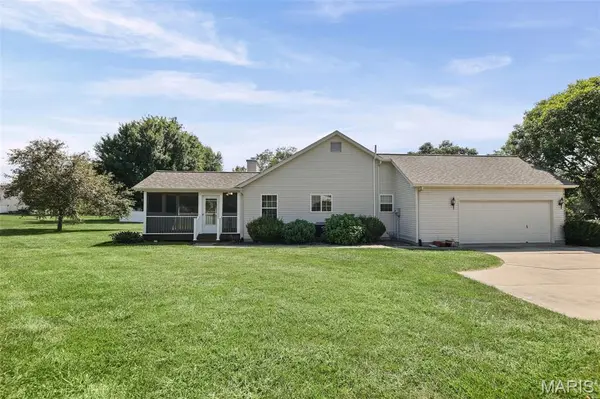 2036 Cedarwood TRL, Belleville, IL 62226