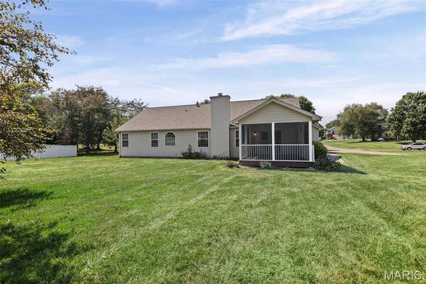 2036 Cedarwood TRL, Belleville, IL 62226
