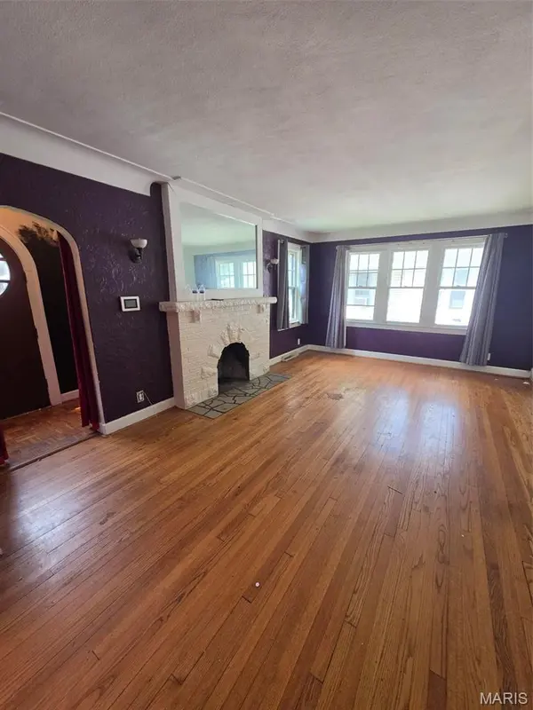 107 S 30th ST, Belleville, IL 62226