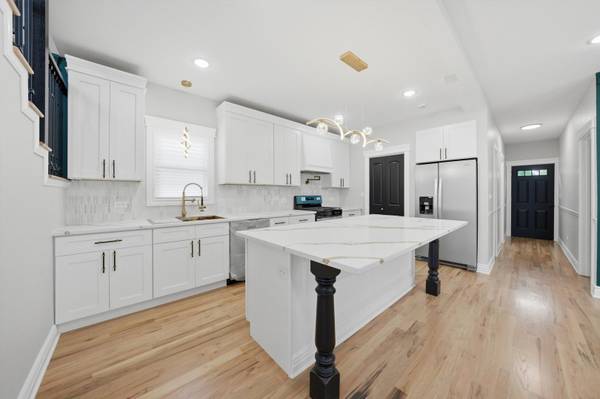 1513 W 61st ST, Chicago, IL 60636