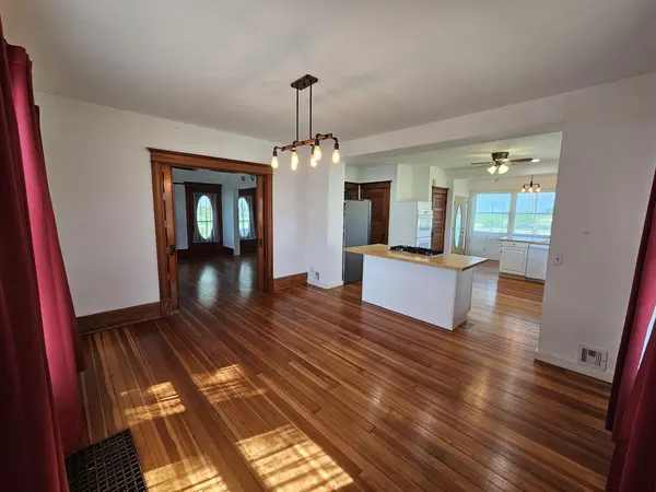 2206 40th AVE, Aledo, IL 61231