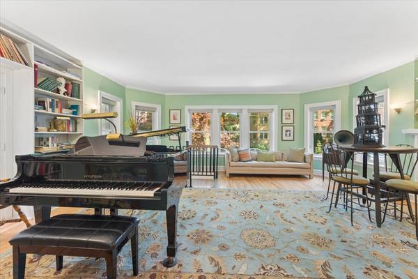 2215 W ARTHUR AVE, Chicago, IL 60645