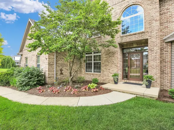 4601 Stonebridge DR, Champaign, IL 61822