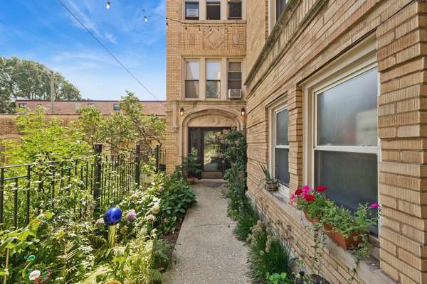 1345 W Greenleaf AVE #3S, Chicago, IL 60626