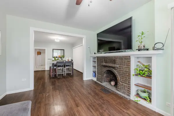 6733 S Campbell AVE, Chicago, IL 60629