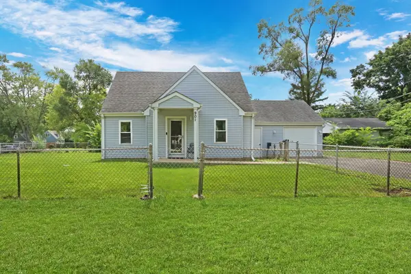 901 Flintwood CT, Round Lake Heights, IL 60073