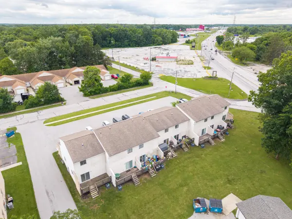 1326-40 Lake Charles Avenue, Porter, IN 46304