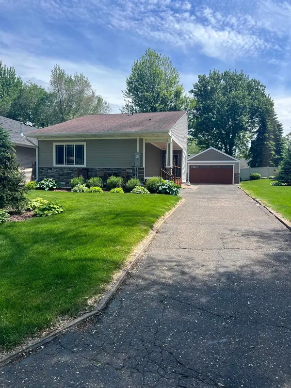 3929 Fordham DR NE, Saint Anthony, MN 55421