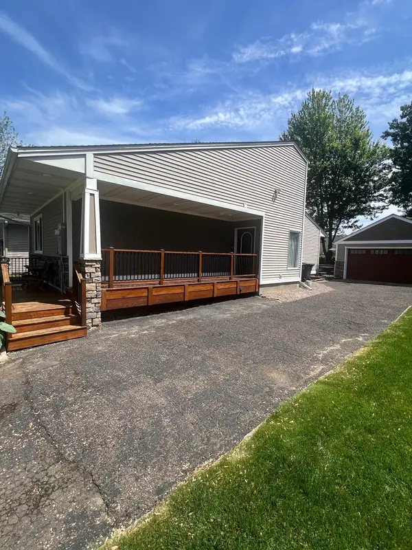 3929 Fordham DR NE, Saint Anthony, MN 55421