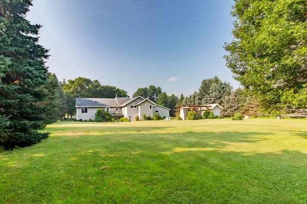 12480 212th AVE NE, New London, MN 56273