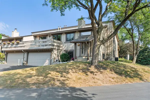 7232 Woodstock Curve, Bloomington, MN 55438