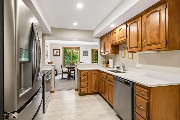 5501 Dewey Hill RD #140, Edina, MN 55439