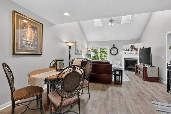2408 Viola Heights DR NE, Rochester, MN 55906