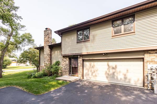 14255 Towers LN, Eden Prairie, MN 55347