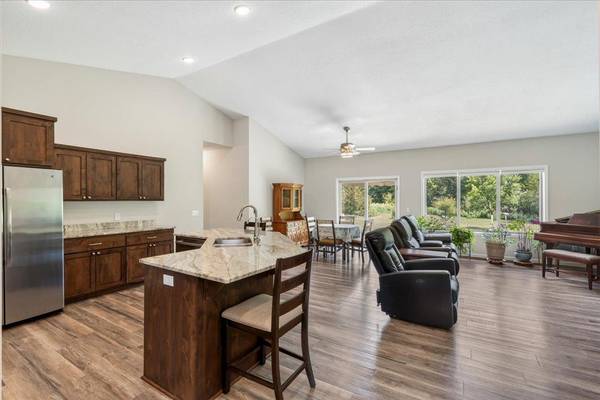 8693 Sugarberry CRK, Brainerd, MN 56401