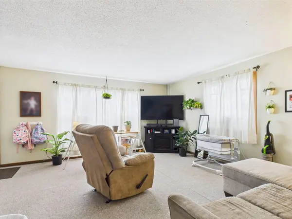 37597 Lakeview DR, Warroad, MN 56763