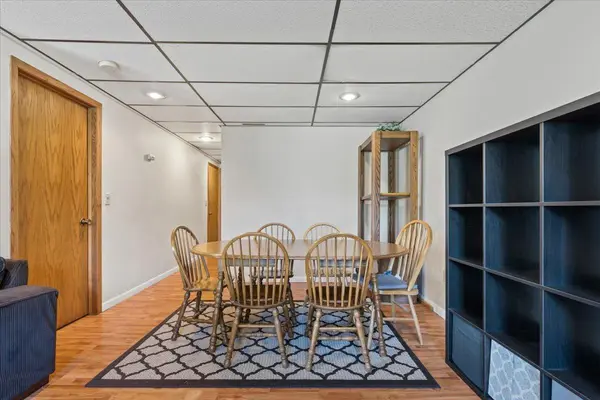 7194 Upper 17th ST N, Oakdale, MN 55128