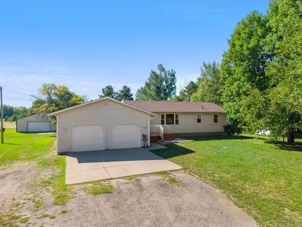 25000 Narcissus ST NW, Isanti, MN 55040