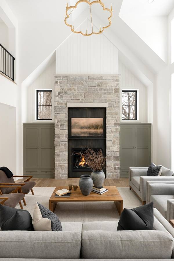 355 Margaret CIR, Wayzata, MN 55391