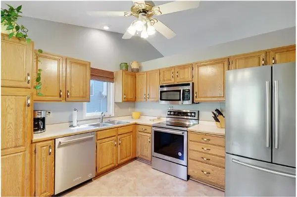 9120 Sierra RD, Woodbury, MN 55125