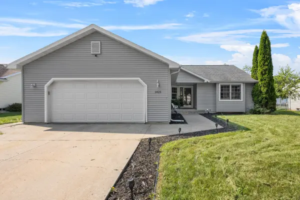 1425 W WEILAND LN, Appleton, WI 54914