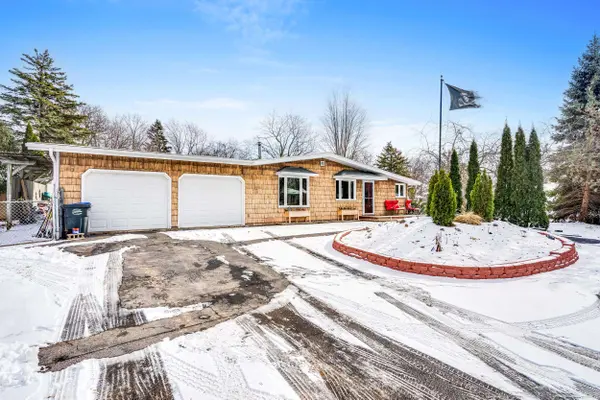 1445 SUNSET LN, Menasha, WI 54952-1341