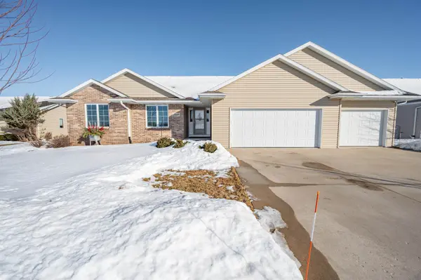 3569 SATELLITE LN, Green Bay, WI 54311