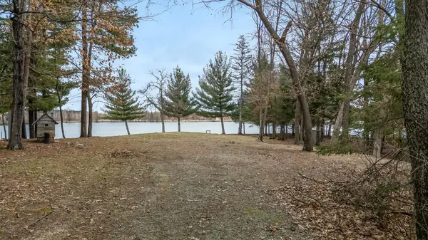 N1182 CHALET DR, Waupaca, WI 54981-0000