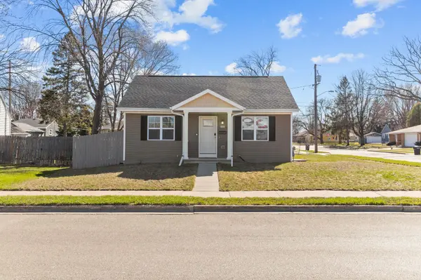1602 BOWEN ST, Oshkosh, WI 54901